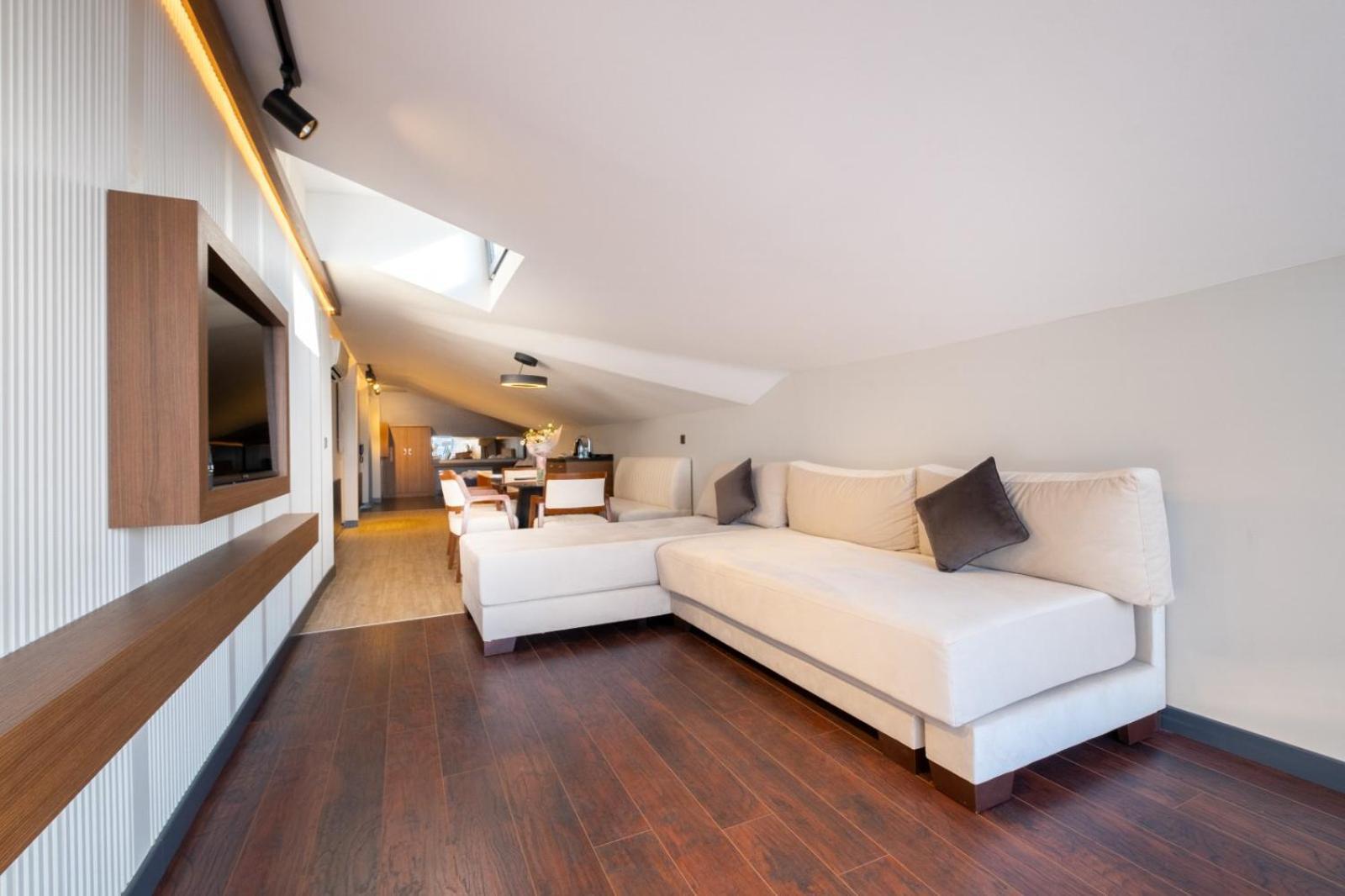 216 Bosphorus *